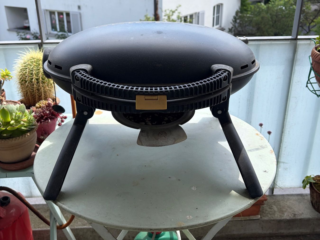 Griglie: O Grill 1000 portable LP Gas Grill – Usato da Luzern venduto da Lampion