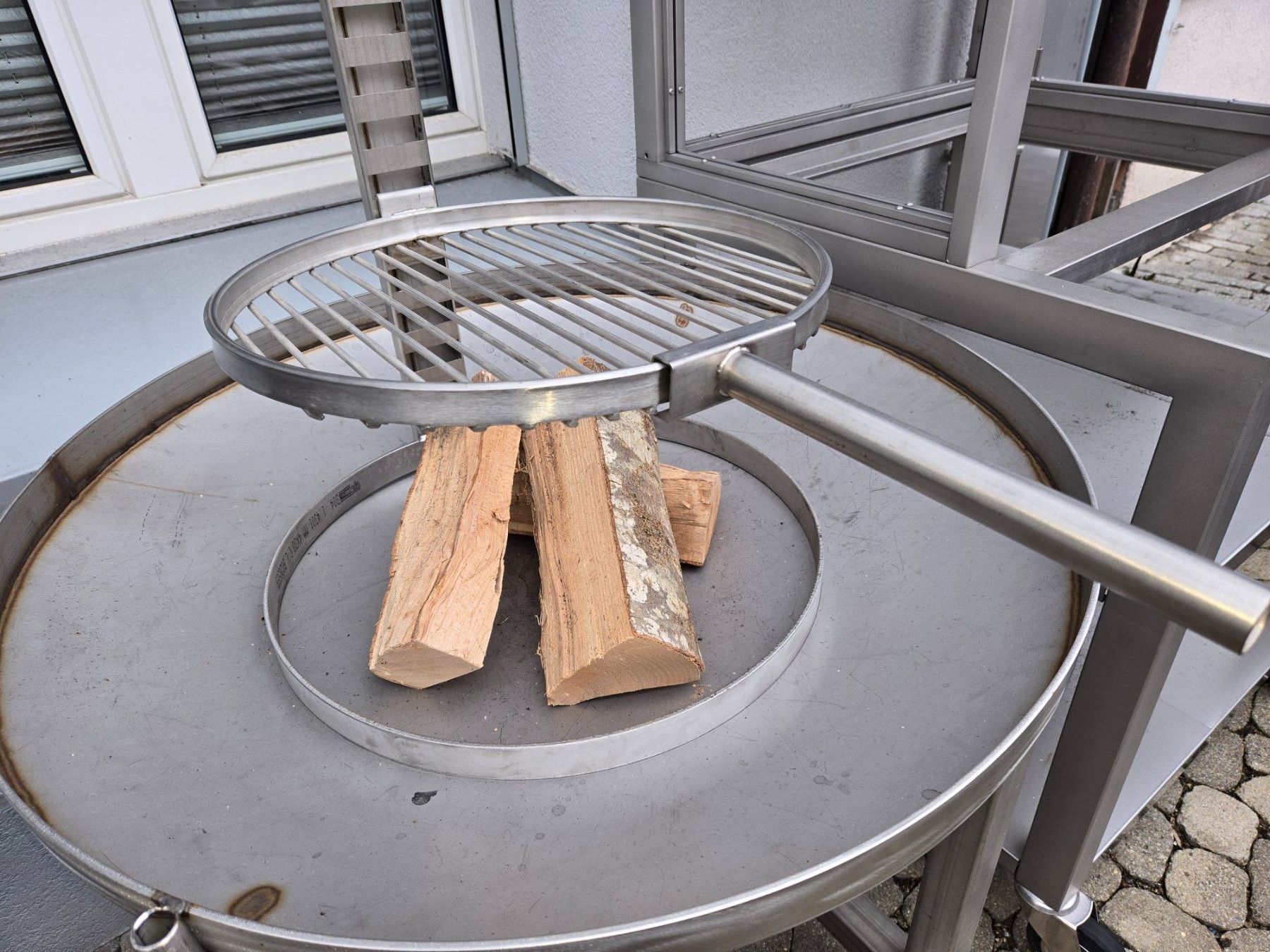 Griglie: Grillrost rund zu Feuerschale, System JT – Nuovo e nell'imballaggio originale da Einsiedeln venduto da Jaeggi-Gartenfeuer