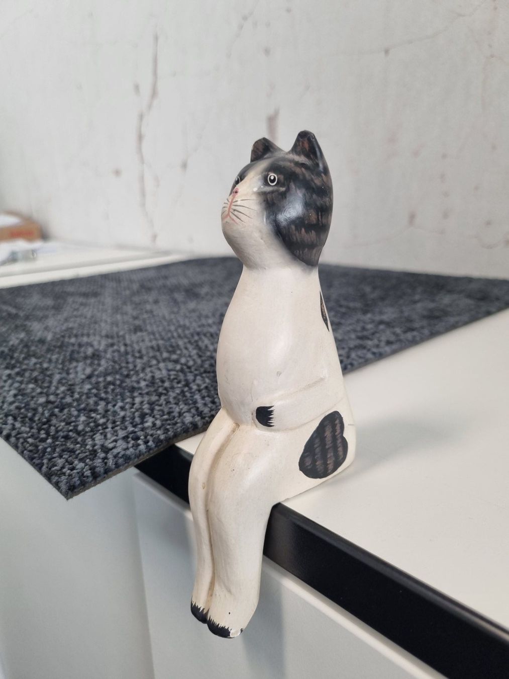 Figuren: Handgeschnitzte Katze Figur von Bruka Design Schweden – Gebraucht aus Lenzburg von freedomky