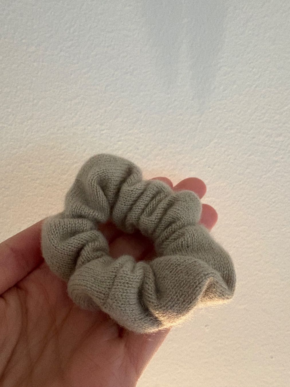 Accessori per capelli: Kaschmir Scrunchie Haargummi Accessoire – Nuovo (secondo la descrizione) da Gockhausen venduto da lenibeni