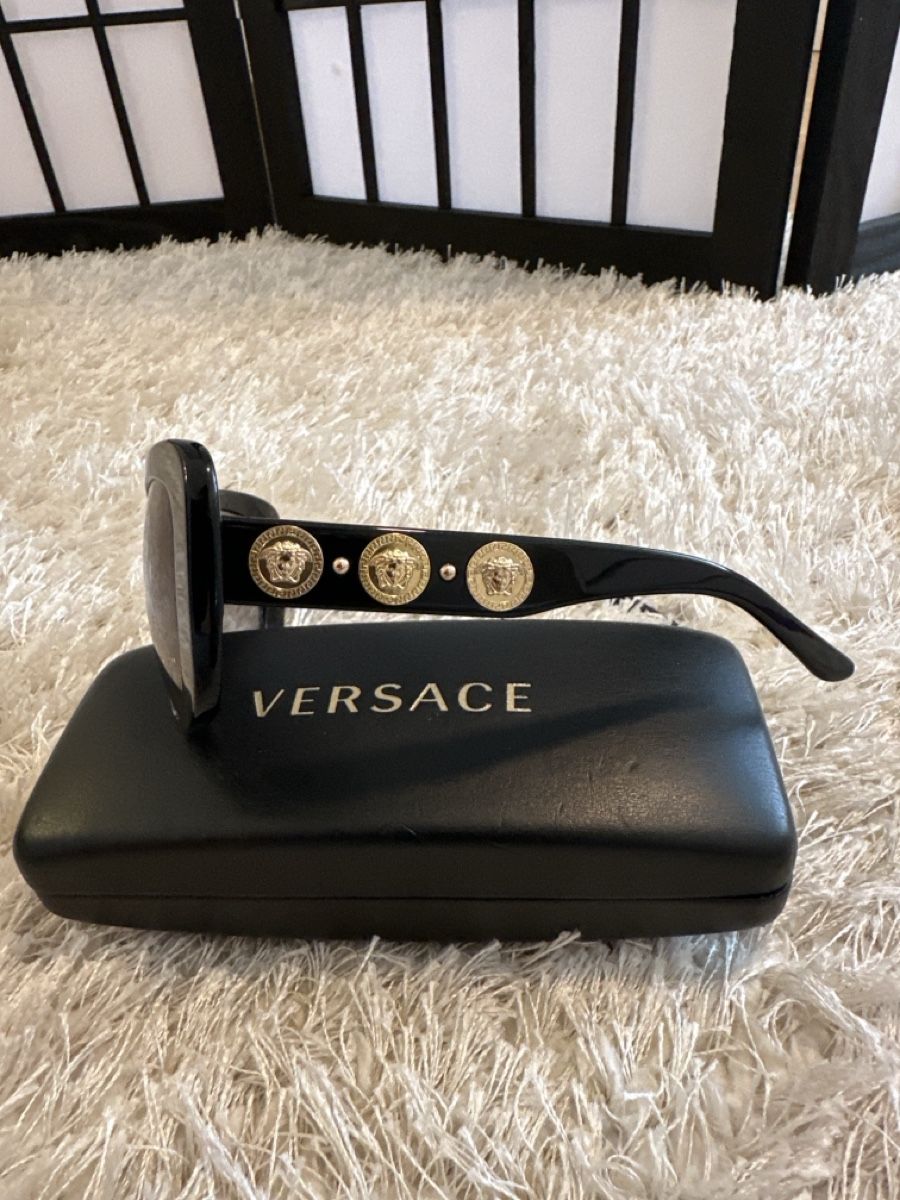 Versace Brillen & Gläser: Original Versace Sonnenbrille – Gebraucht aus Uitikon Waldegg von Amour_Zurich 1