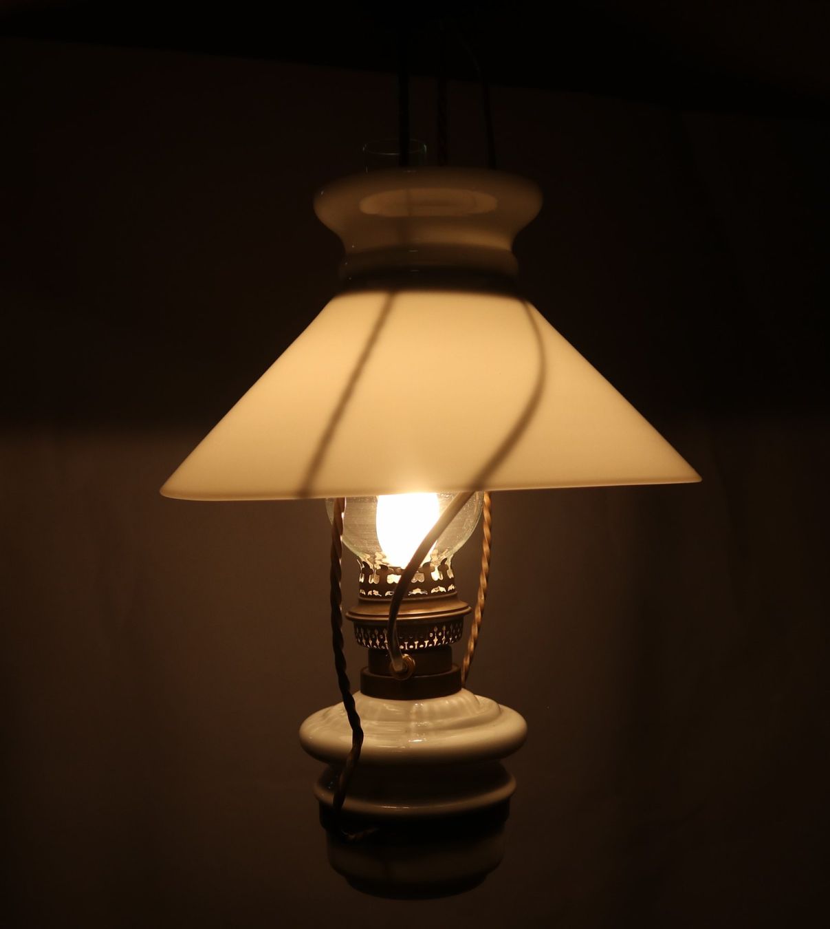 Lampade: Vintage Opal Glas Hängelampe Lampe Leuchte – Usato da Eschenbach SG venduto da Astalavista