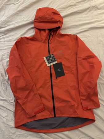 Arc’teryx Alpha lightweight jacket XL