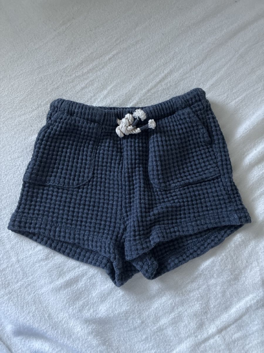 H&M Pantaloni: Dunkelblaue Shorts Waffelstruktur Gr 80 – Usato da Rifferswil venduto da nahug