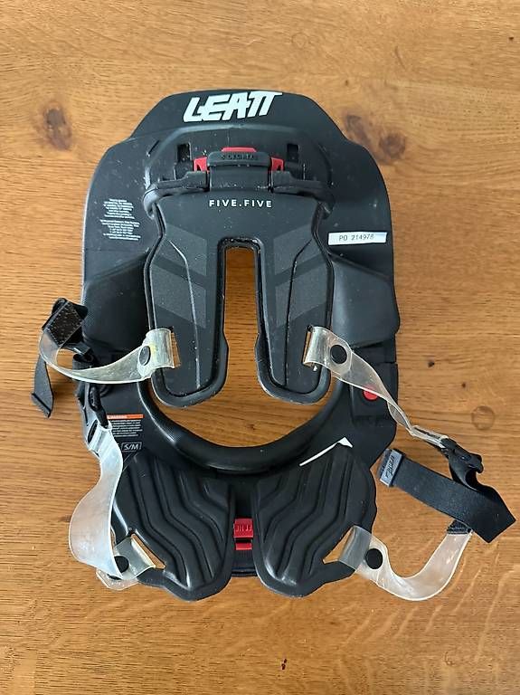Schutz & Schoner: LEATT Neck Brace GPX 5.5 – Gebraucht aus Zürich von bebe_braun 2