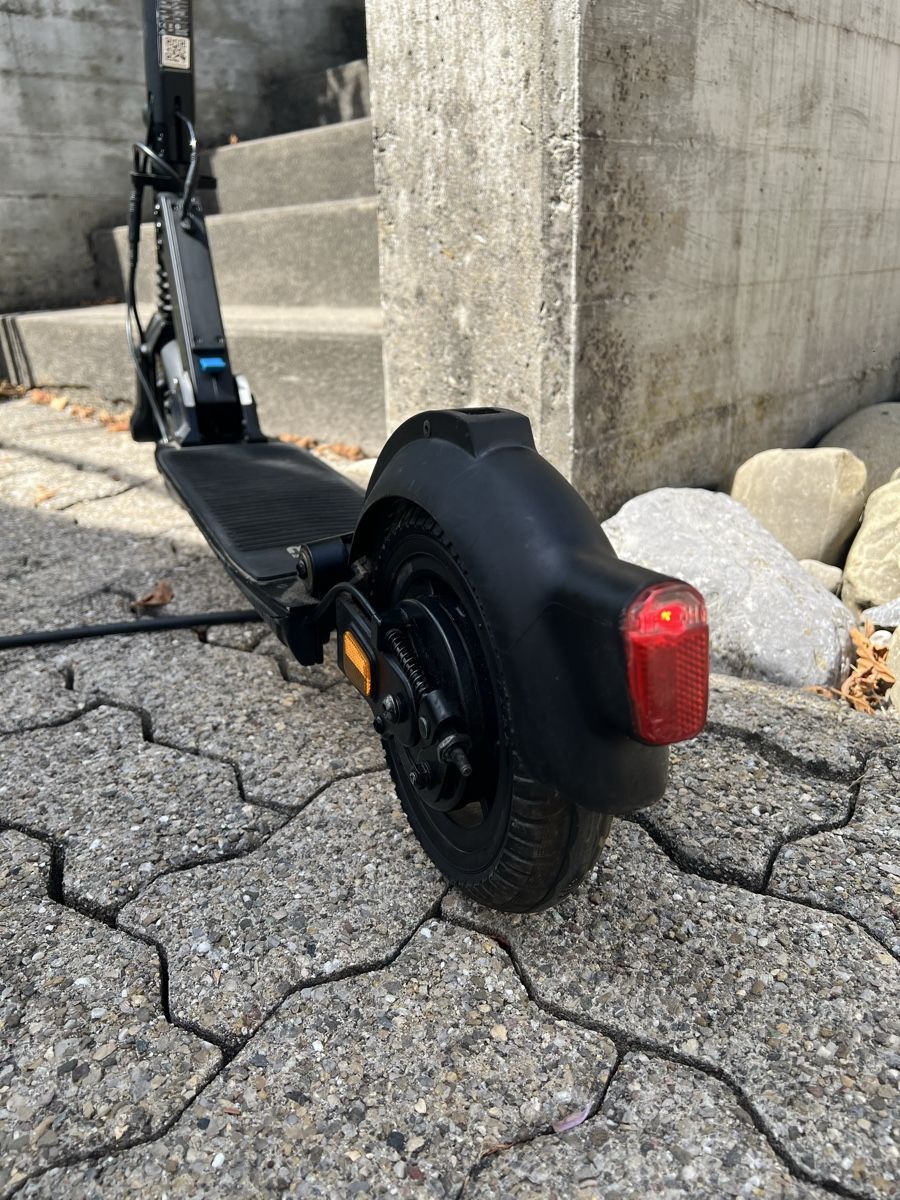 Micro Kickboard: Micro Explorer II E-Scooter schwarz guter Zustand – Usato da Buchs ZH venduto da man_v7y7 4