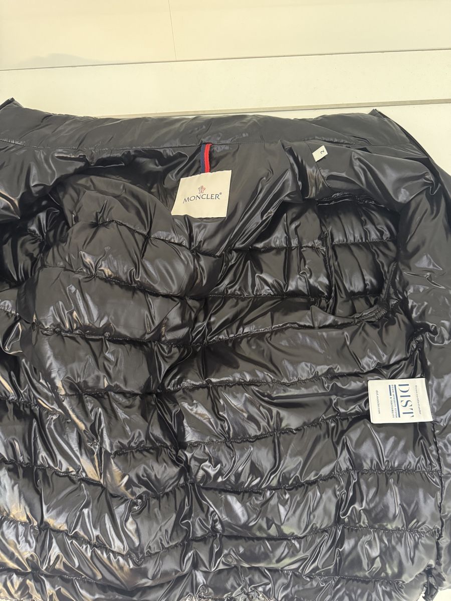 Moncler Giacche: Moncler Daunenjacke schwarz – Nuovo (secondo la descrizione) da gebenstorf venduto da boban1980 3
