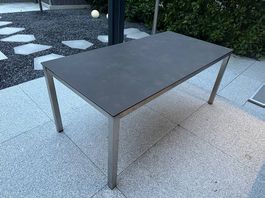 Gartentisch mit Keramikplatte