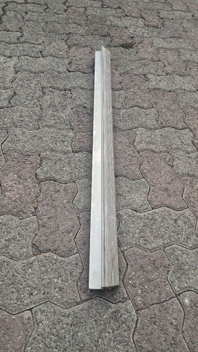 Profile: Aluprofil 30mm x 30mm – Neu (gemäss Beschreibung) aus Grüningen von vomivom 1