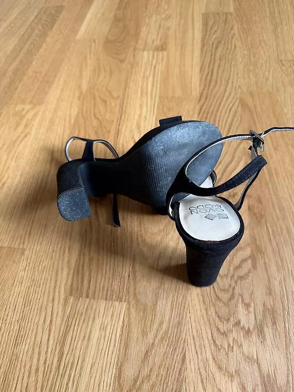 Damenschuhe: Sandali neri  – Gebraucht aus Massagno von lad_cv7t 3