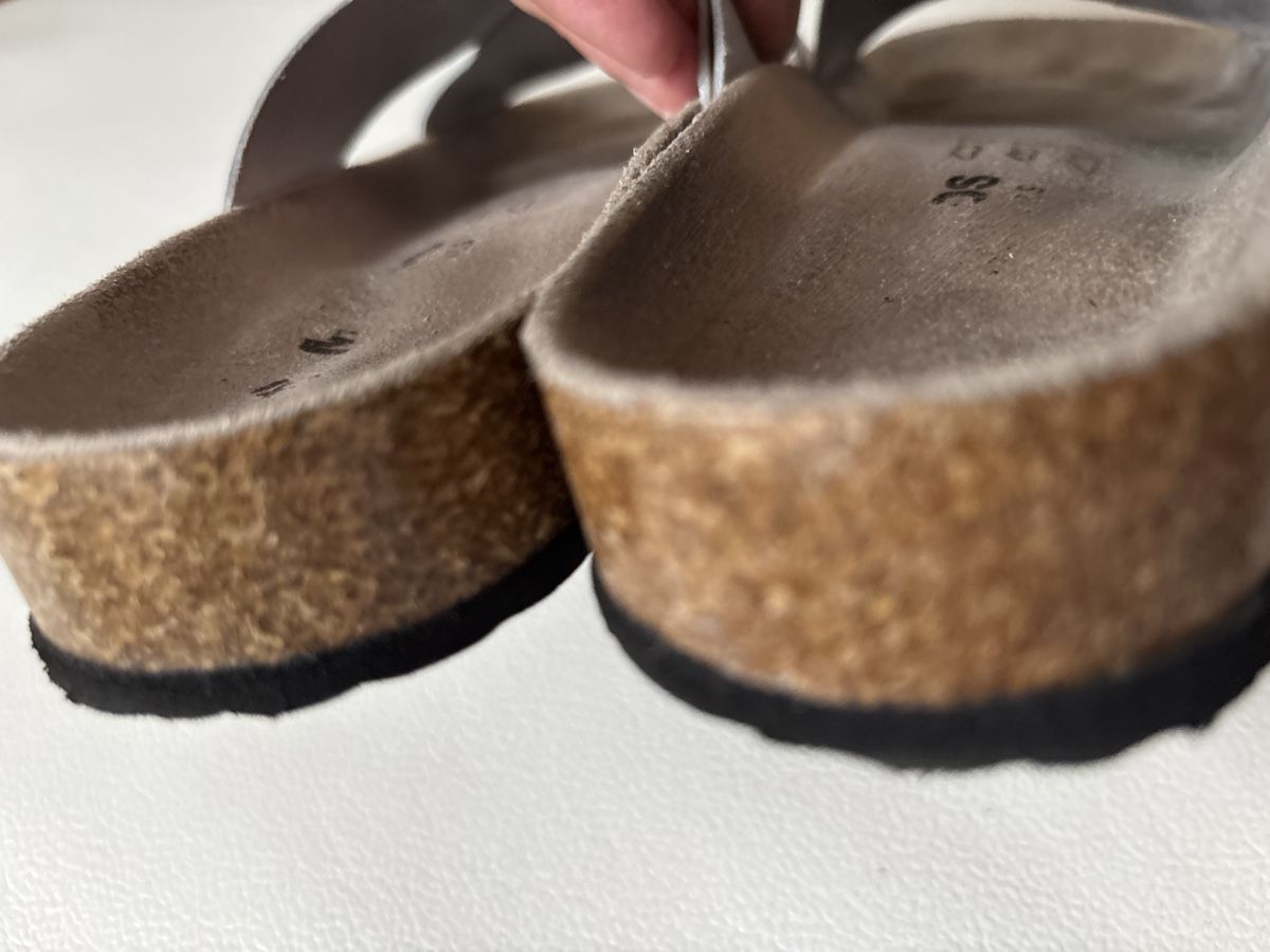Scarpe da donna: Goldfarbene Manas - Sommerliches Schnä – Usato da langenthal venduto da rundholz7 2