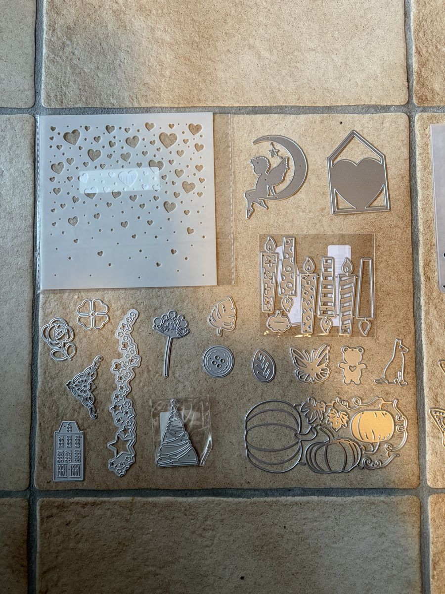Kit bricolage: Set Stanzschablonen und Embossing Schablonen – Nuovo (secondo la descrizione) da Neuägeri venduto da mai_9nd6 2