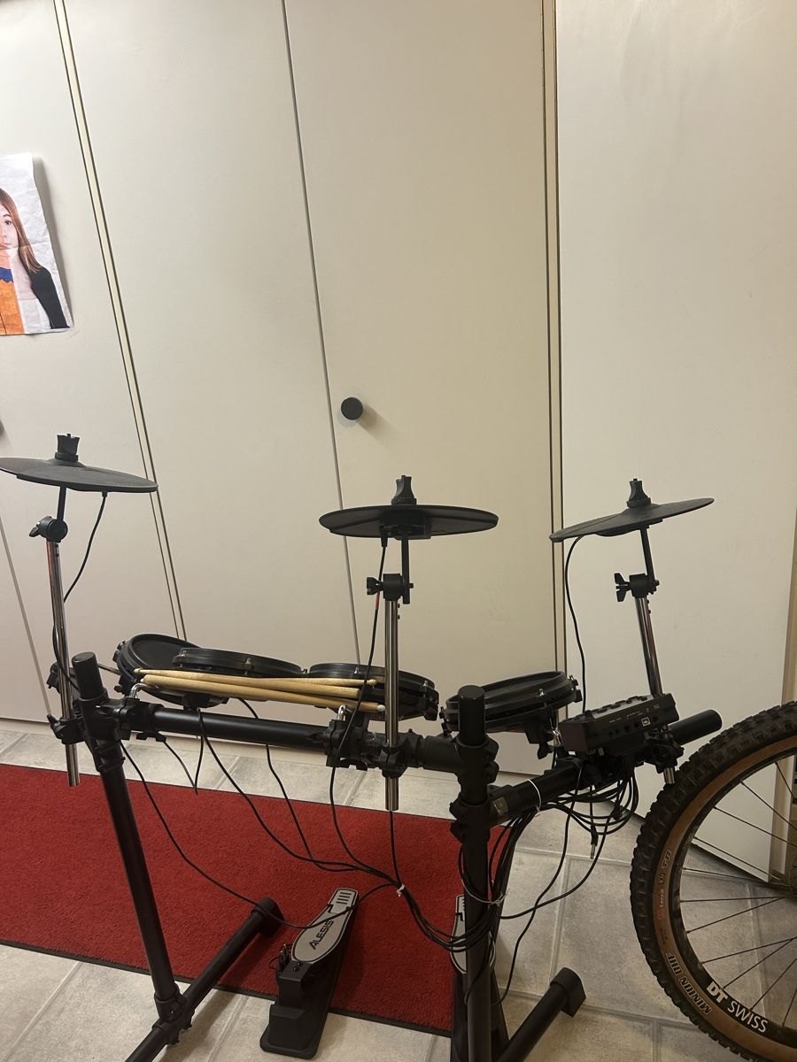 Alesis Strumenti musicali: Batterie alesis turbo – Usato da Biel/Bienne venduto da geb_y8bh