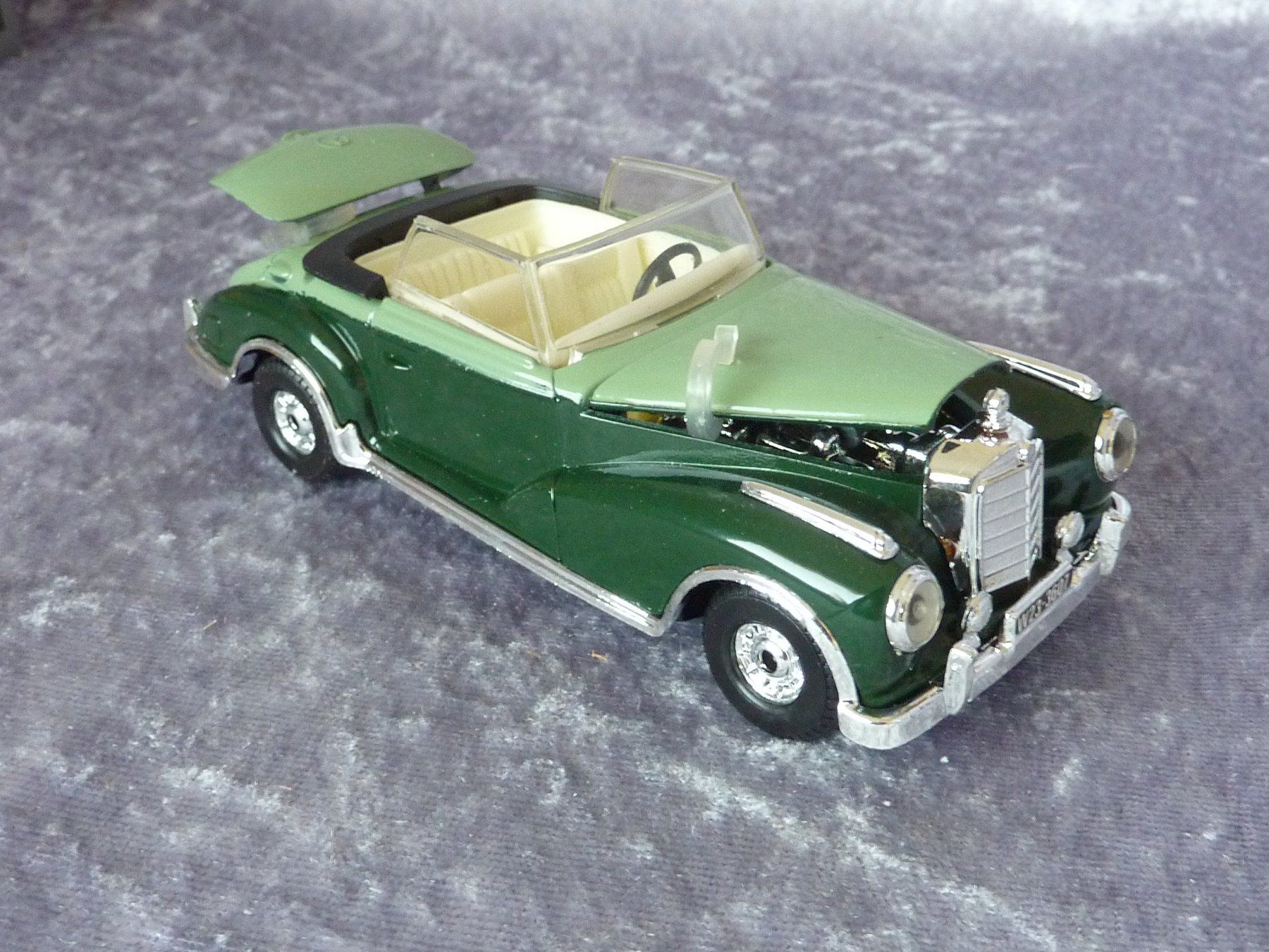 Corgi Toys Modellini d'auto: Mercedes 300S Cabriolet 1956 – Nuovo (secondo la descrizione) da Dürrenäsch venduto da modellautos4you 5