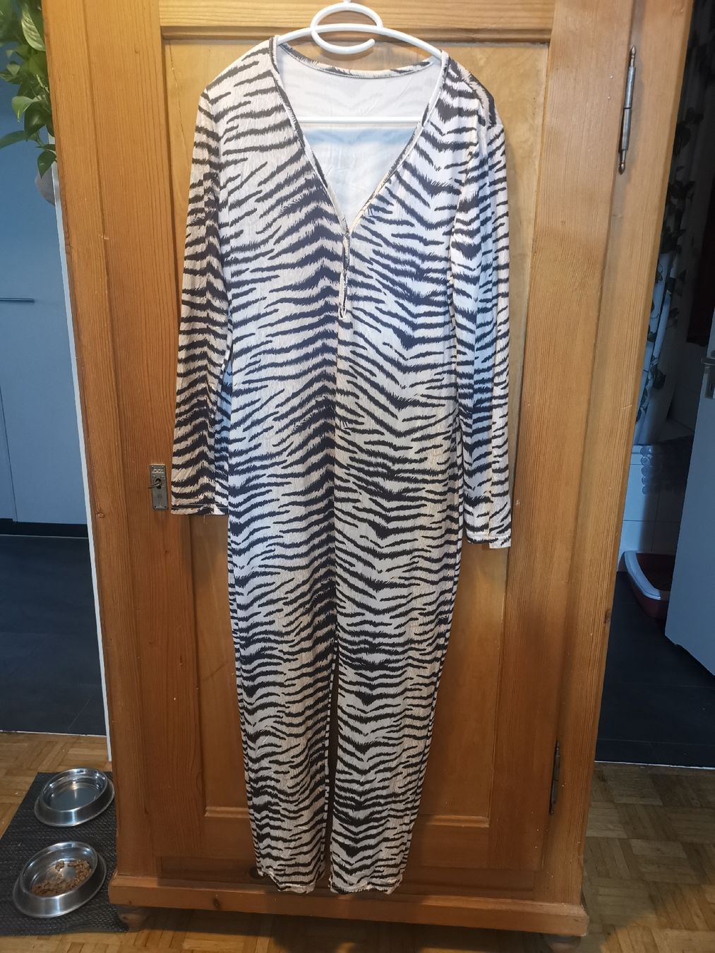 Tute: Zebra Jumpsuit – Nuovo (secondo la descrizione) da Zürich venduto da Italy2001 2