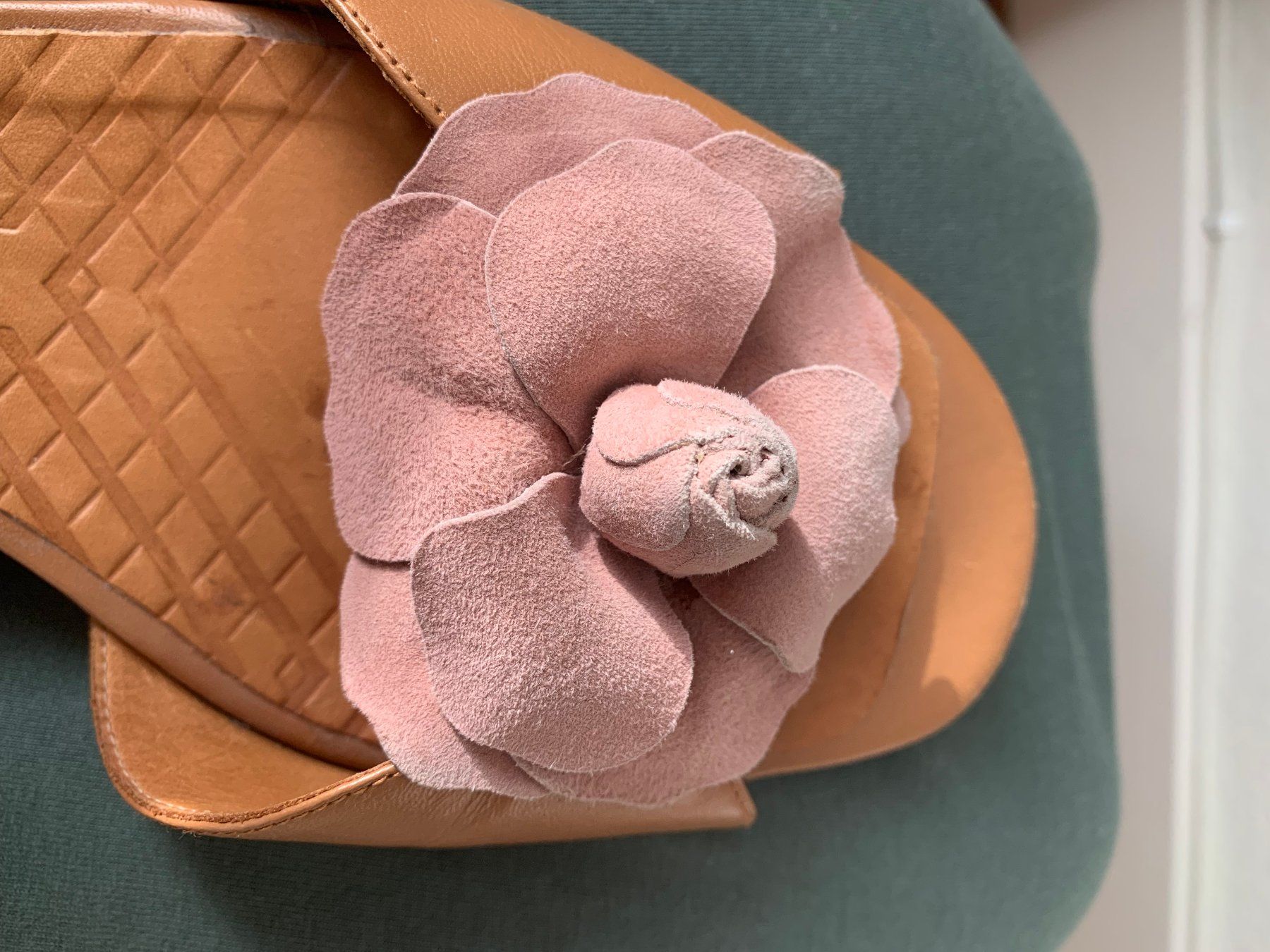 Chie Mihara Scarpe da donna: Chie Mihara Sandale mit Blume Gr. 38.5 – Usato da Thun venduto da Crown7 3