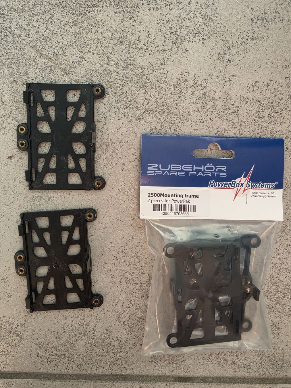 Modellismo RC: PowerBox Systems Akkuhaltersystem 2500 – Nuovo e nell'imballaggio originale da Neuenhof venduto da nightflight.81