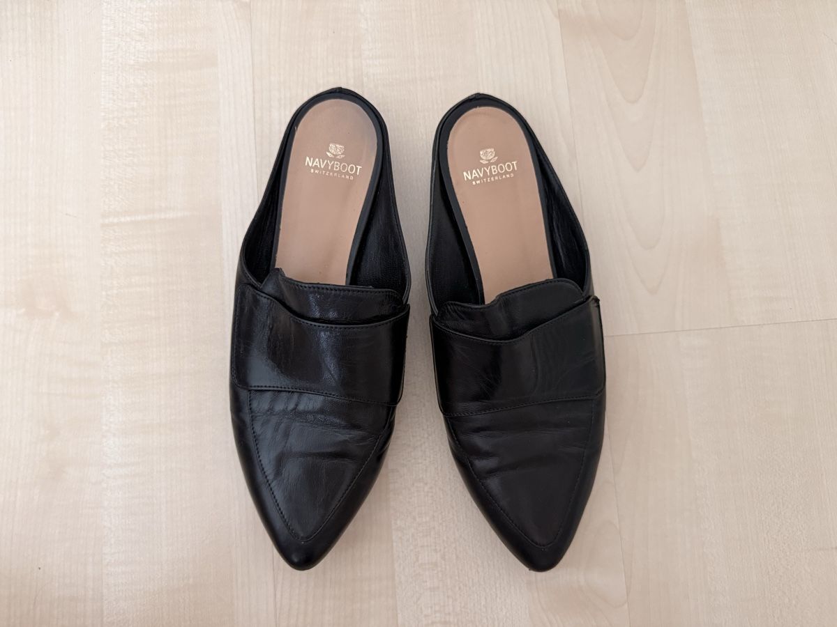 Navyboot Damenschuhe: Navyboot Leder Slipper Gr. 39 – Gebraucht aus Neerach von lar_tkp2 1