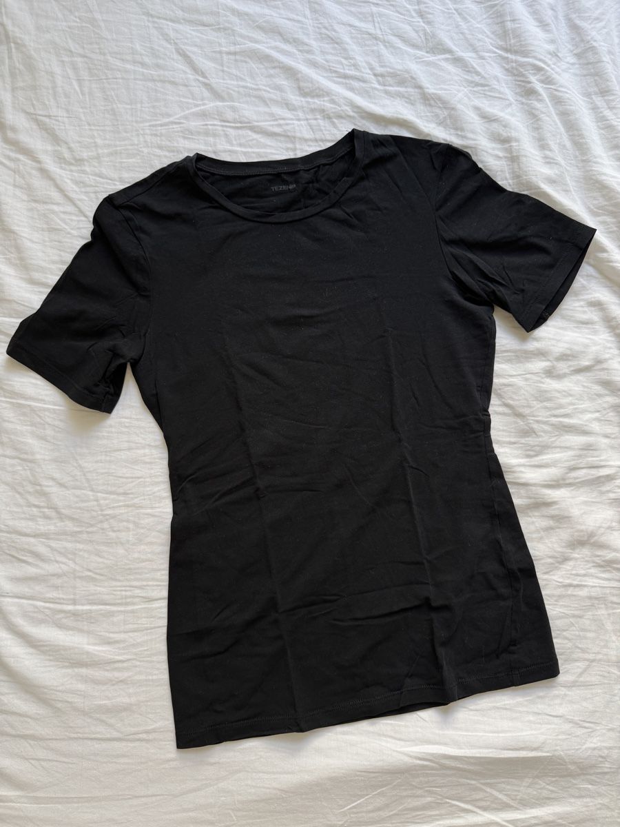 Tezenis T-shirt: Schwarzes Basic T-shirt – Usato da Winterthur venduto da adi_sqz