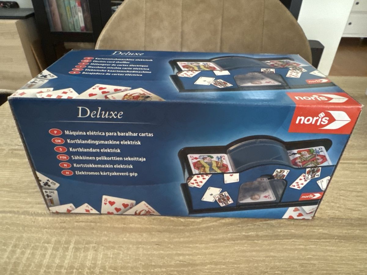 Spiele: Elektrischer Kartenmischer 🃏 – Neu (gemäss Beschreibung) aus Liestal von Jessivanaxx_
