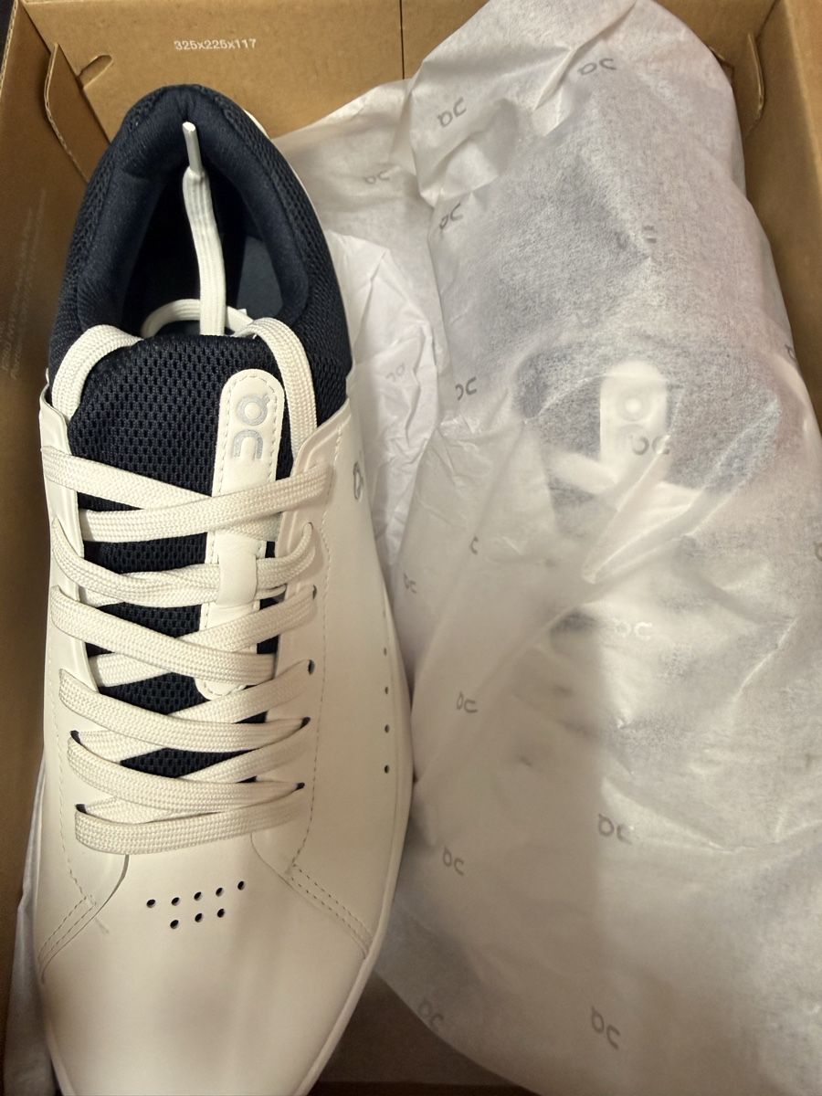 On Chaussures hommes: On Roger neu – Neuf avec emballage d'origine à Zürich par Sebi.063