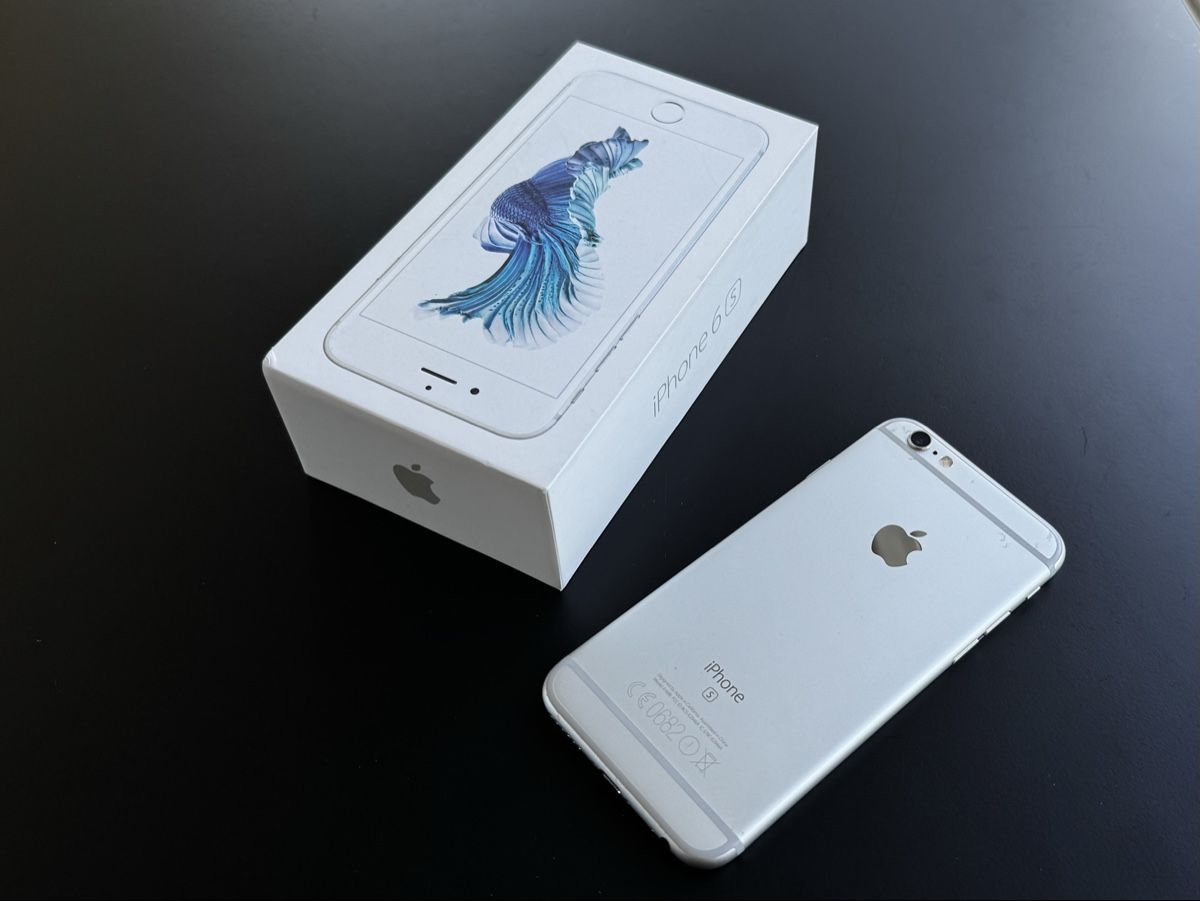 Apple Telefoni cellulari / Smartphones: Original iPhone 6 S / Silver / 64GB – Usato da Bern venduto da Daddylong 1