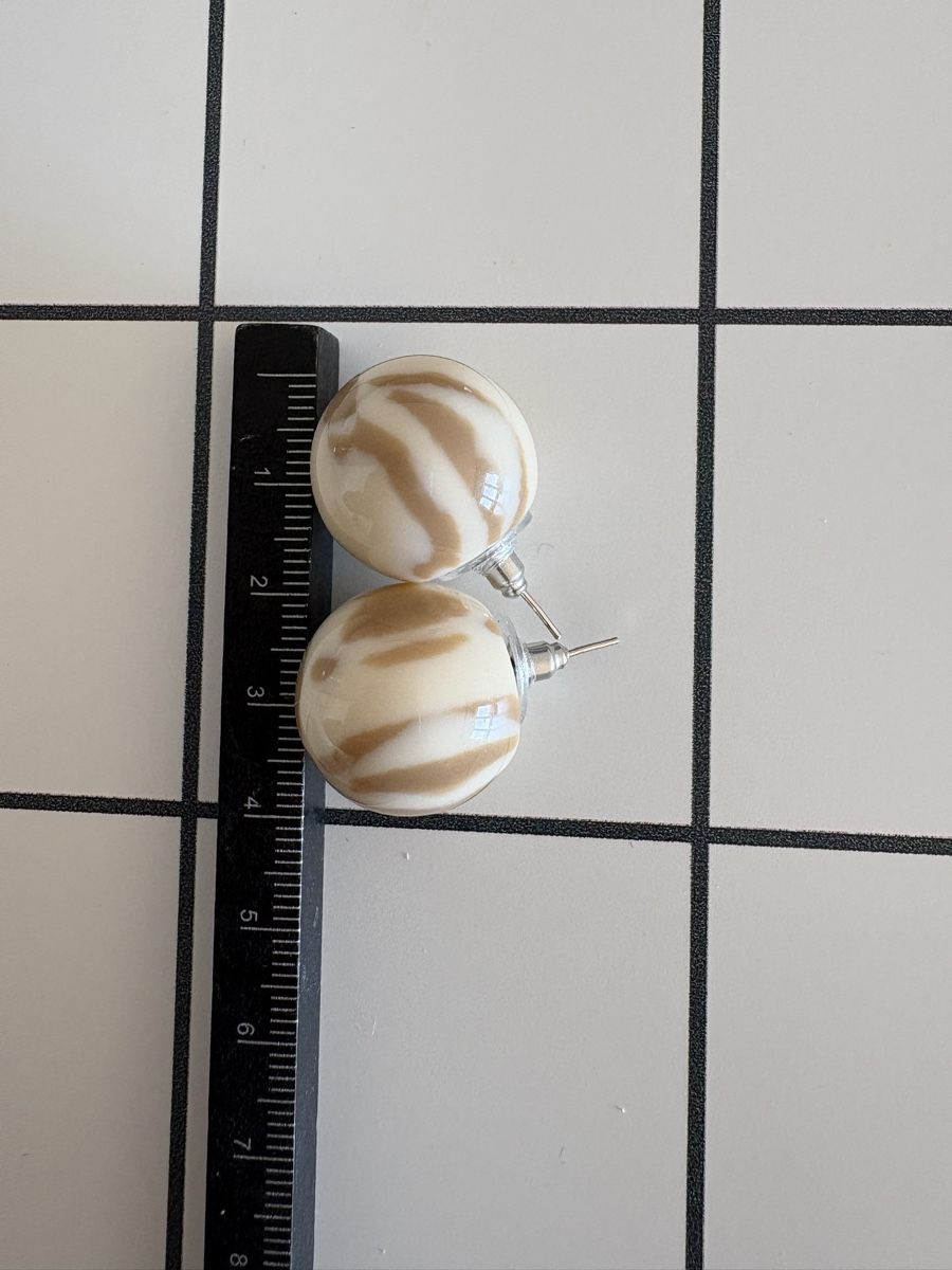 Orecchini pendenti & Orecchini a lobo: Orecchini a bottone tartarugati – Nuovo e nell'imballaggio originale da Zürich venduto da cla_y52m 2