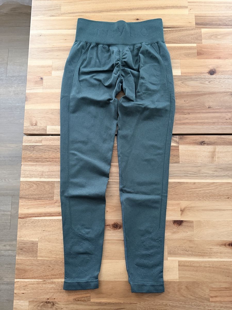 Teveo Leggings: Teveo Scrunch Leggings, Grösse M – Usato da Muolen venduto da ginmelz 1