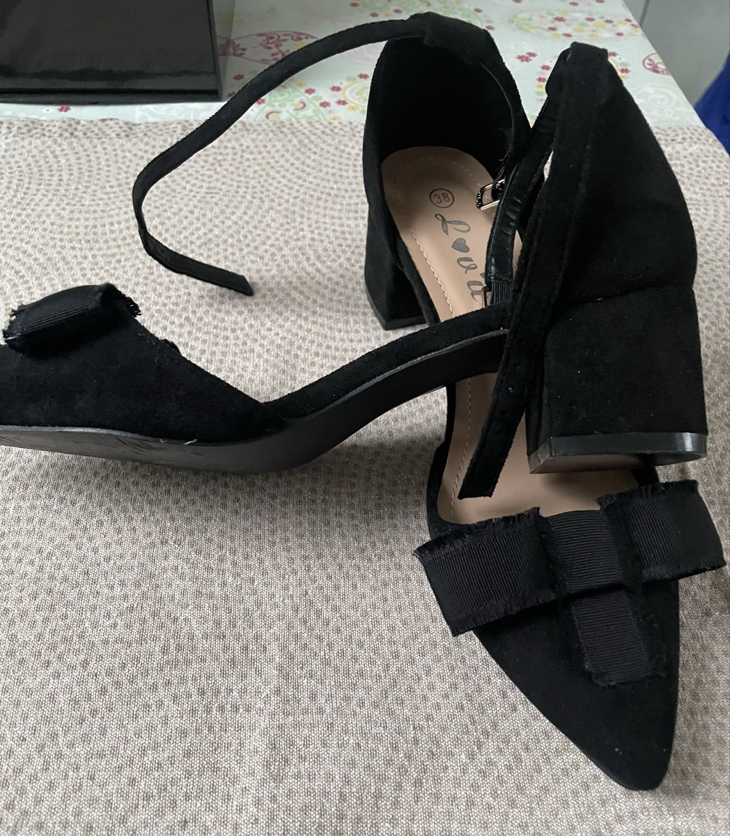 Scarpe da donna: Black Shoes with Bow, Ankle Strap, Size 39 - Chic! – Usato da Oberwil BL venduto da Stellochkas 1