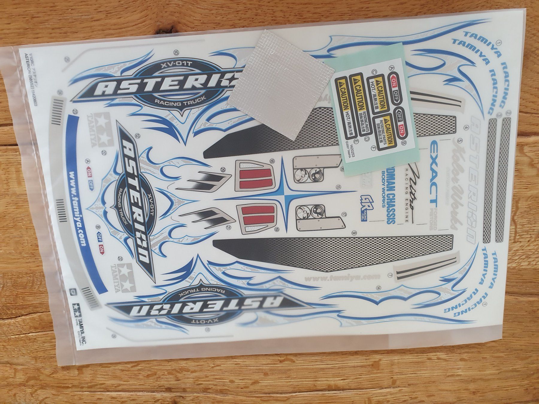Tamiya Modellismo RC: Tamiya Aufkleber Asterion XV-01T – Nuovo (secondo la descrizione) da Pfäffikon ZH venduto da Domdalion