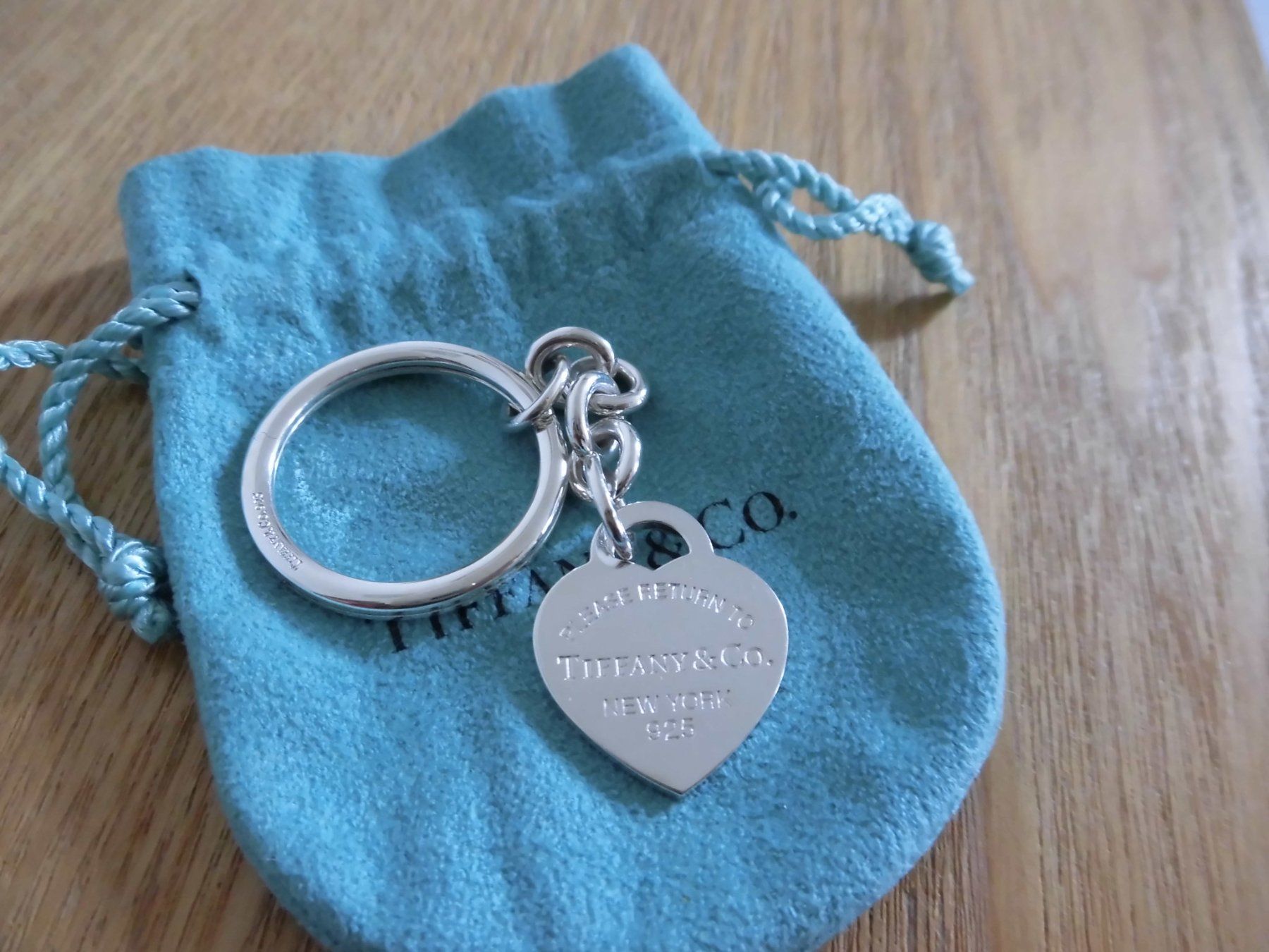 Tiffany & Co. Schlüsselanhänger & - bänder: Return to Tiffany Heart key ring!! – Gebraucht aus Goldach von