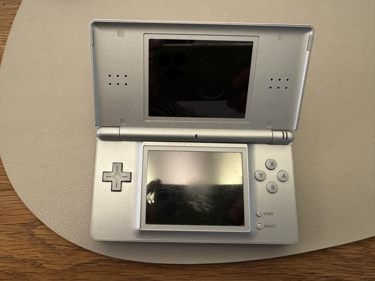 Nintendo Console: Nintendo DS Lite – Usato da Adliswil venduto da Busys 3