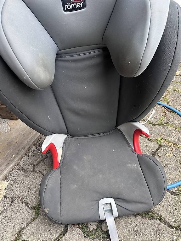 Seggiolini per auto:  britax romer Kinderautositz – Usato da Hausen am Albis venduto da ysgem 3