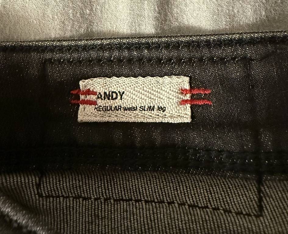 Jeans: Schwarze Jeans  – Gebraucht aus Wädenswil von dom_pz5d 3