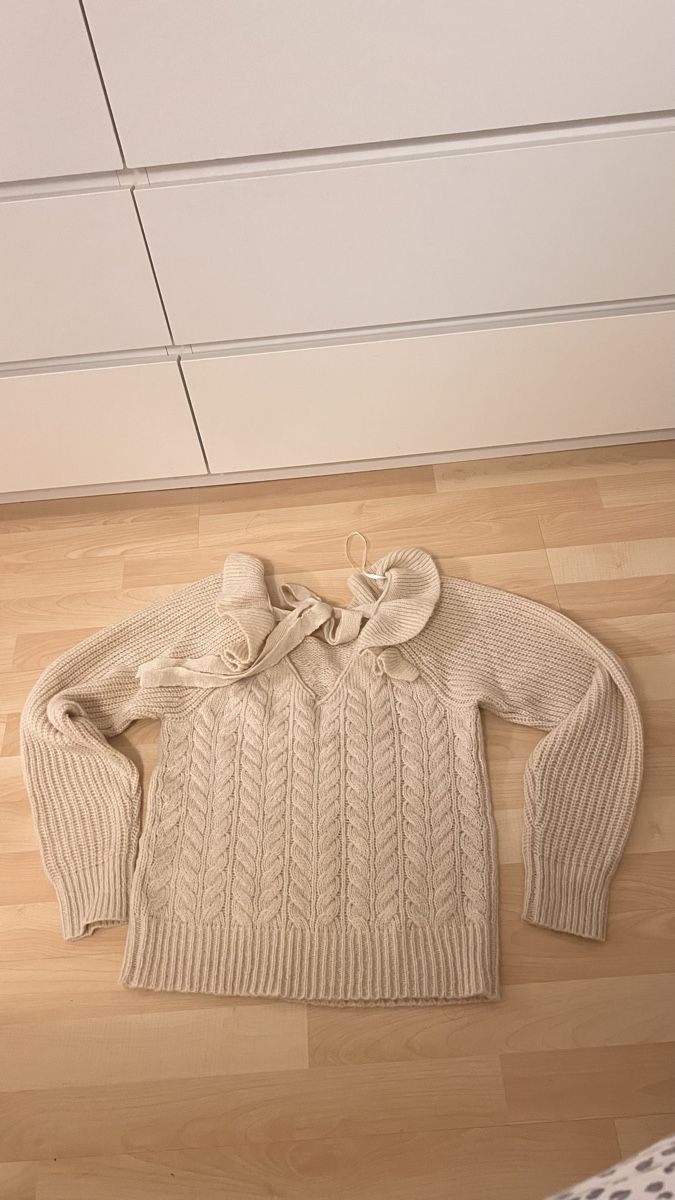 Vila Pullover & Sweatshirts: Eleganter VILA Pullover aus Wollmix – Gebraucht aus Bern von PrettyLittleWindow 1