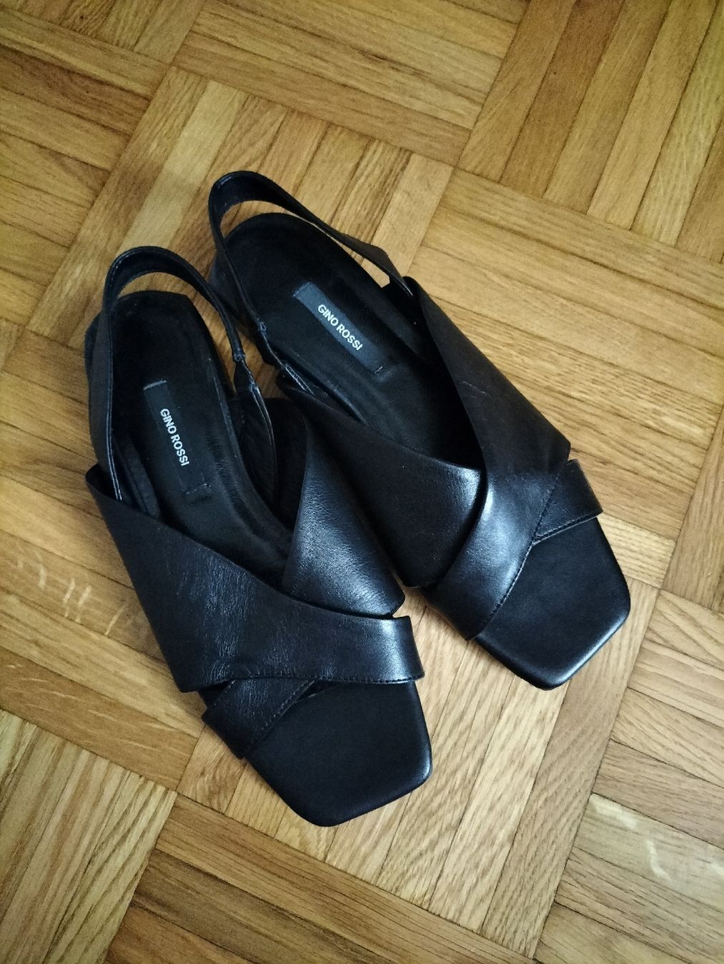 Scarpe da donna: Sandali neri Gino Rossi 38 – Nuovo (secondo la descrizione) da Penthalaz venduto da fed_5ypc