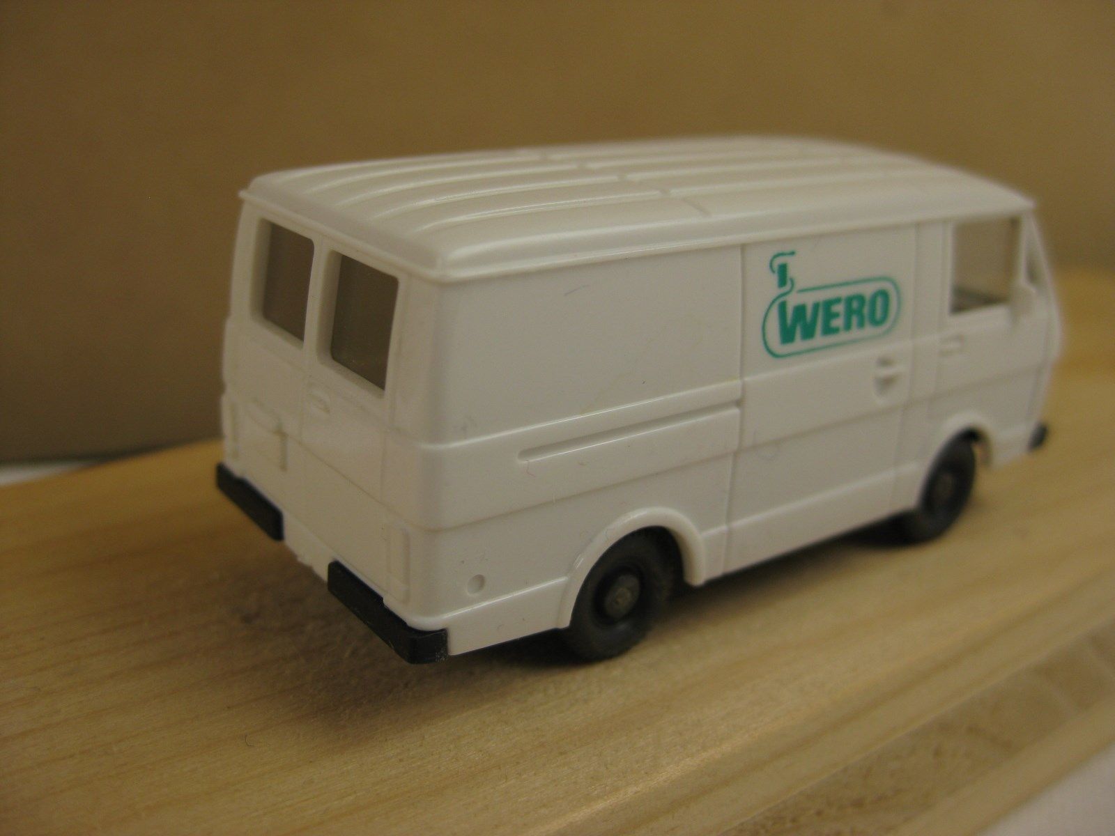 Modellini di ferrovie: Wiking, weisser VW Kastenwagen – Usato da Malters venduto da Marosko 2