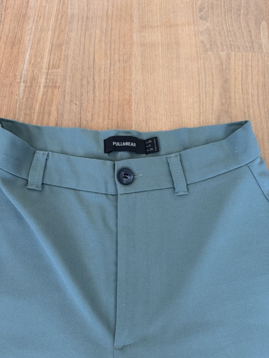 Pull&Bear Hosen: Stoffhose Pull&Bear grün – Gebraucht aus Adligenswil von lor_2zfw 1