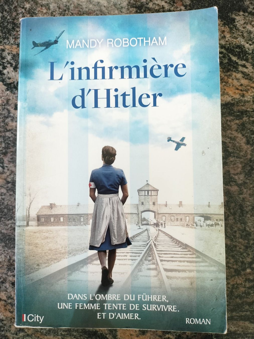 Libri: L'infirmière d'Hitler Mandy Robotham – Usato da Cortaillod venduto da rozinna