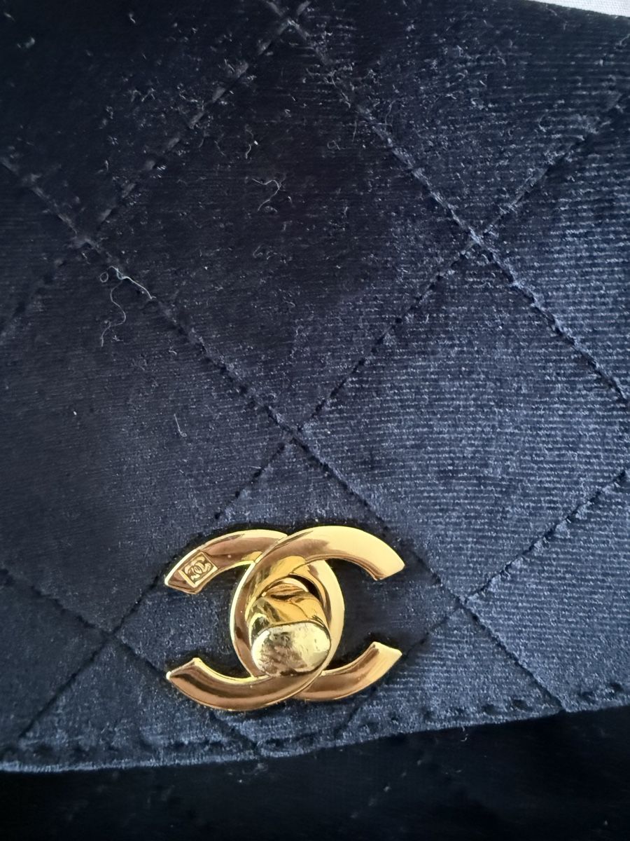 Chanel Zaini: Zaino Chanel Beautè con catena oro  – Nuovo (secondo la descrizione) da Montagnola venduto da sar_g6nd 1