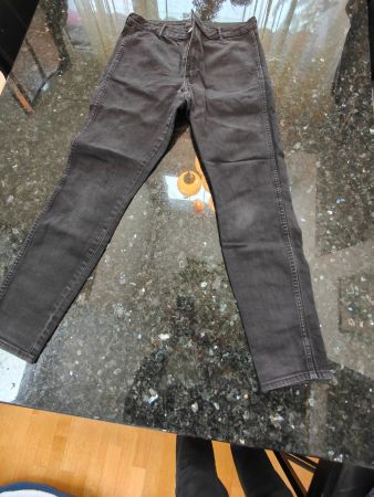 schwarze Jeans