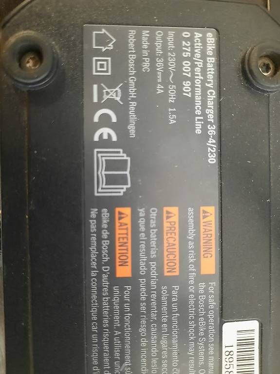 Caricabatterie: Chargeur rapide batterie Bosch 36V 4Ar  – Usato da Neuchâtel venduto da Bykarl_Neuchatel 1