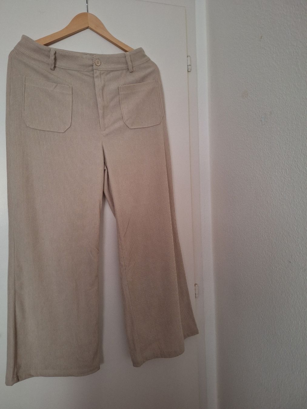 Pantaloni: Pantalon velours – Nuovo (secondo la descrizione) da Fribourg venduto da car_6vvs