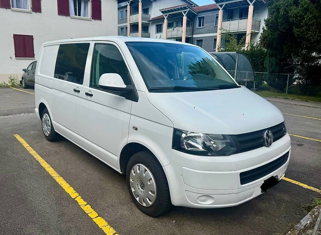 VW Camping Fahrzeuge: VW T5 Camper, Getriebe defekt – Gebraucht aus Altdorf UR von rue_72dt