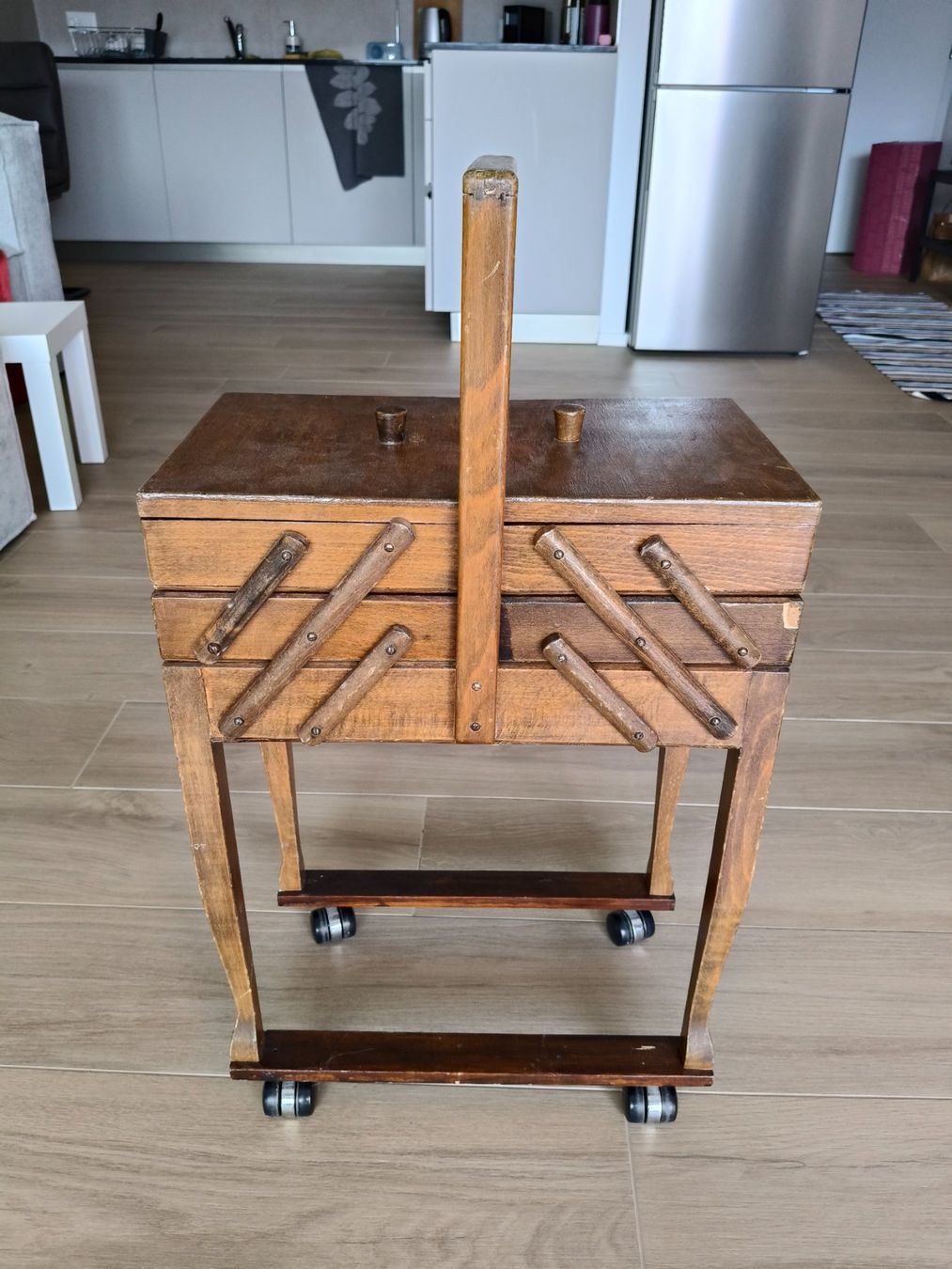 Barattoli: Travailleuse / boîte à couture – Usato da Monthey venduto da lesaffairesdecamille 2