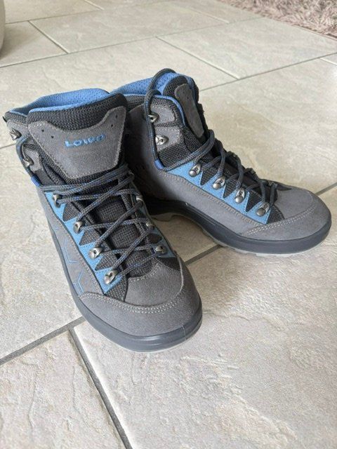 Lowa Scarpe per ragazzi: neue Kinderwanderschuhe Lowa, Grösse 38 – Nuovo (secondo la descrizione) da Wangen b. Olten venduto da Ticigirl0