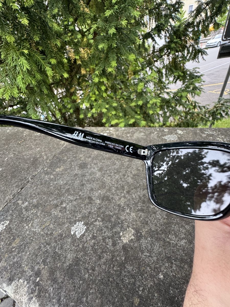 H&M Occhiali & Lenti: H&M Cat Eye Sunglasses Black Y2K – Usato da Effretikon venduto da rus_2l2p 5
