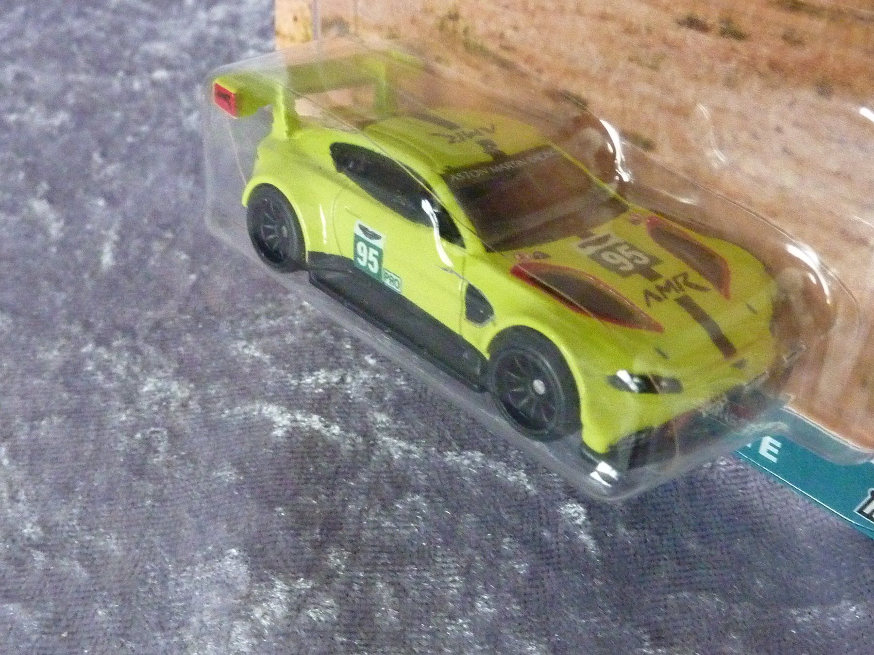 Hot Wheels Modellini d'auto: Aston Martin Vantage GTE 1:64 – Nuovo e nell'imballaggio originale da Dürrenäsch venduto da Cobra1ch 3