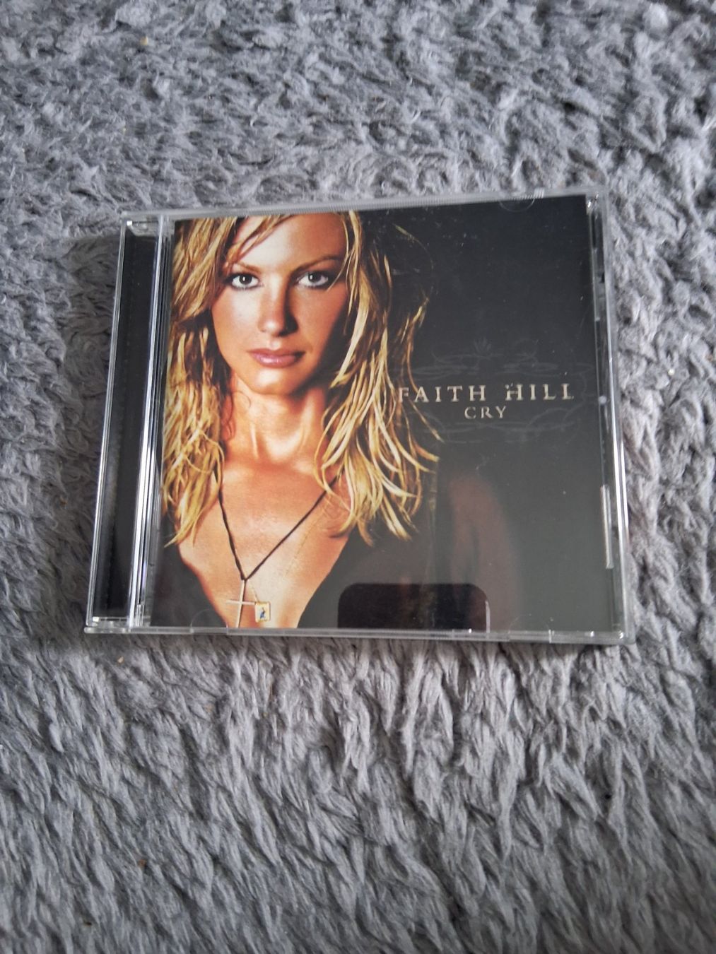 CD: FAITH HILL     CRY       CD – Usato da Wetzikon ZH venduto da Ramones01