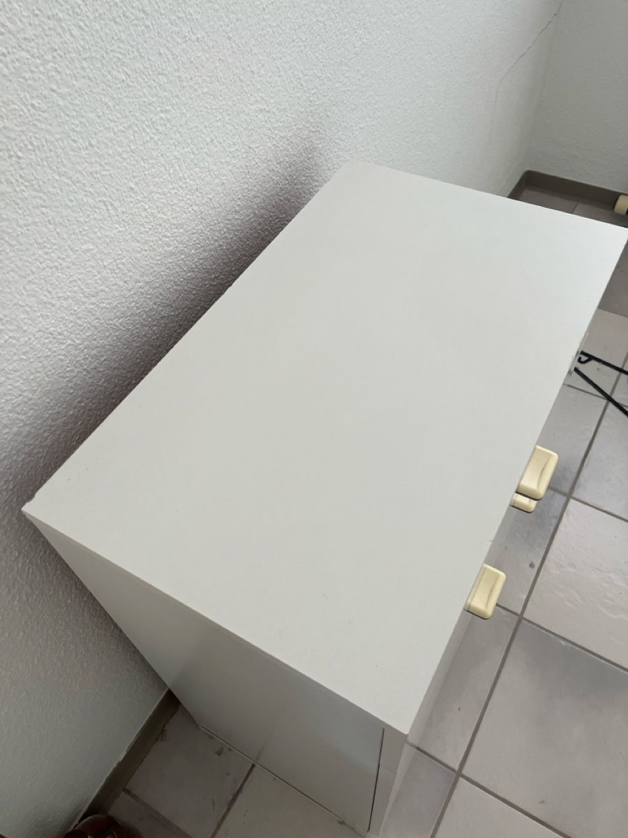 Cassettiere: Kommode weiss  – Usato da Hinwil venduto da dire07 1